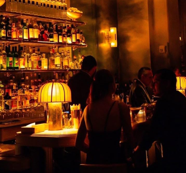 A dim cocktail bar